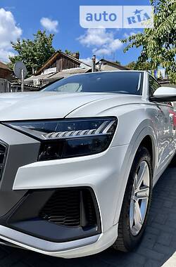 Позашляховик / Кросовер Audi Q8 2019 в Дніпрі