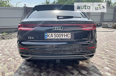 Внедорожник / Кроссовер Audi Q8 2018 в 