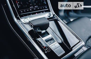 Внедорожник / Кроссовер Audi Q8 2018 в 