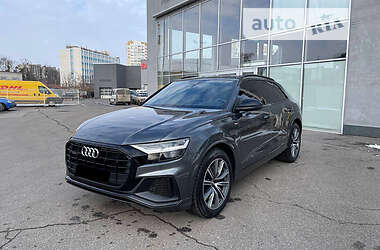 Внедорожник / Кроссовер Audi Q8 2018 в 