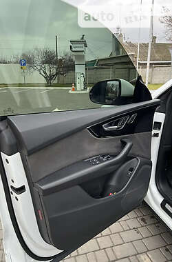 Внедорожник / Кроссовер Audi Q8 2020 в Херсоне