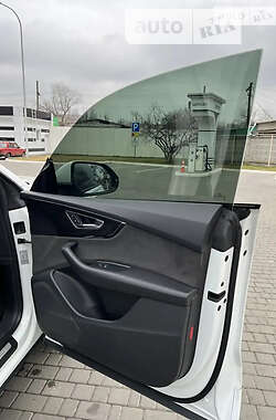 Внедорожник / Кроссовер Audi Q8 2020 в Херсоне