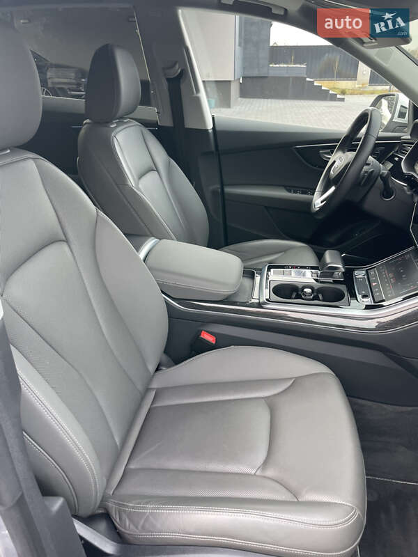 Внедорожник / Кроссовер Audi Q8 2018 в Луцке