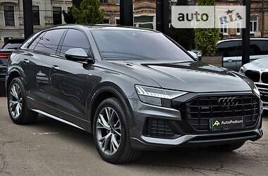 Внедорожник / Кроссовер Audi Q8 2021 в 