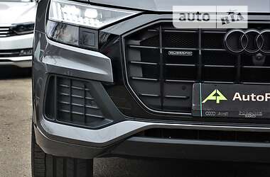 Внедорожник / Кроссовер Audi Q8 2021 в 