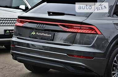 Внедорожник / Кроссовер Audi Q8 2021 в 