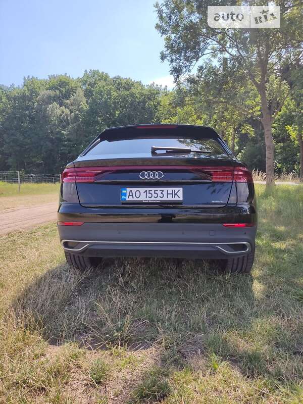 Позашляховик / Кросовер Audi Q8 2018 в Ужгороді