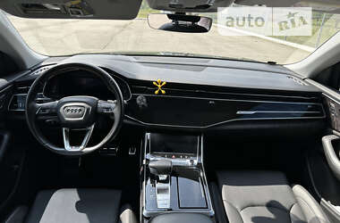 Позашляховик / Кросовер Audi Q8 2018 в 