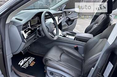 Позашляховик / Кросовер Audi Q8 2020 в 