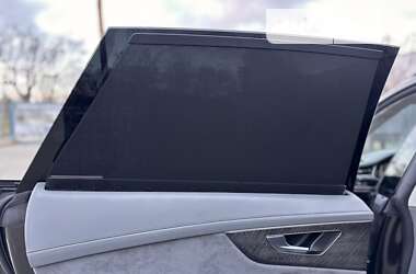 Позашляховик / Кросовер Audi Q8 2020 в 