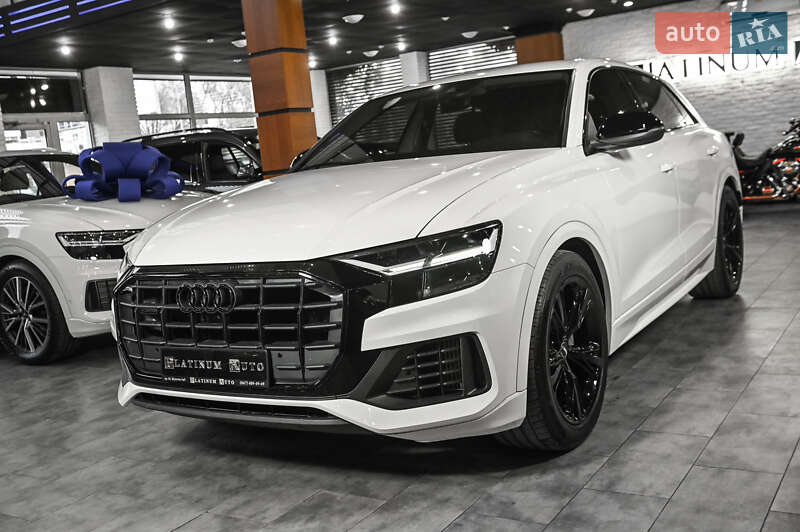 Внедорожник / Кроссовер Audi Q8 2018 в Ужгороде