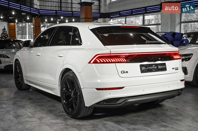 Внедорожник / Кроссовер Audi Q8 2018 в Ужгороде