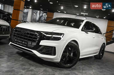 Внедорожник / Кроссовер Audi Q8 2018 в Ужгороде