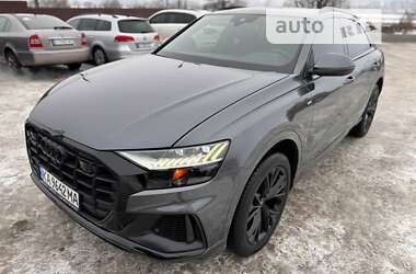 Позашляховик / Кросовер Audi Q8 2021 в 