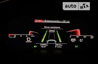 Позашляховик / Кросовер Audi Q8 2021 в 