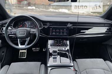 Позашляховик / Кросовер Audi Q8 2020 в 