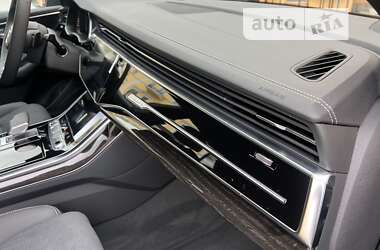 Внедорожник / Кроссовер Audi Q8 2024 в 