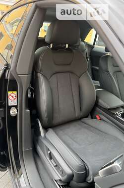 Внедорожник / Кроссовер Audi Q8 2024 в 
