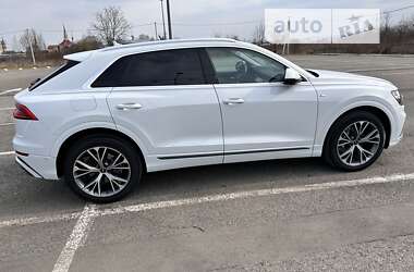 Позашляховик / Кросовер Audi Q8 2021 в Чернівцях