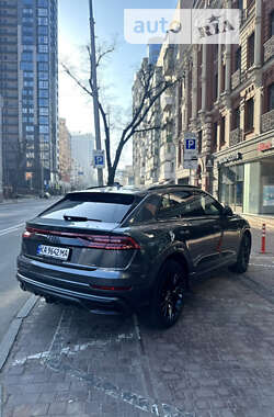 Позашляховик / Кросовер Audi Q8 2021 в 