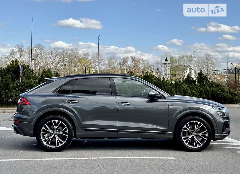 Позашляховик / Кросовер Audi Q8 2019 в Києві