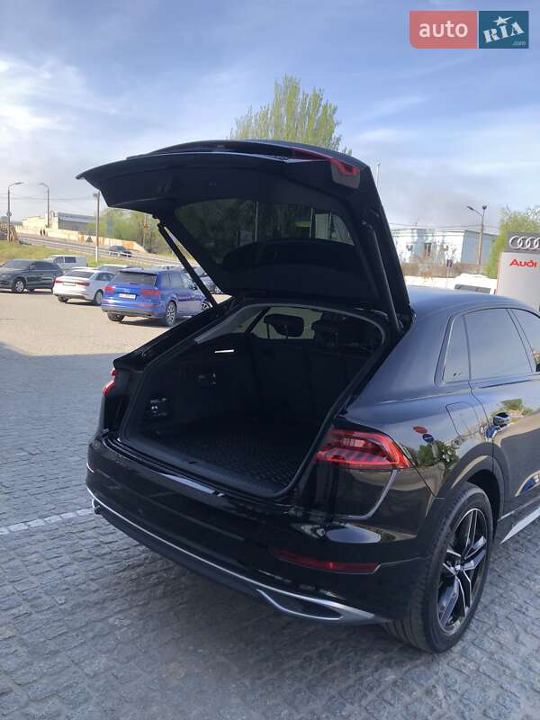 Внедорожник / Кроссовер Audi Q8 2018 в Днепре