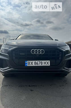 Позашляховик / Кросовер Audi Q8 2020 в 