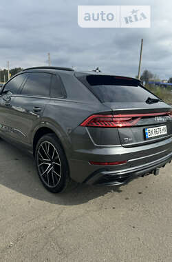 Позашляховик / Кросовер Audi Q8 2020 в 