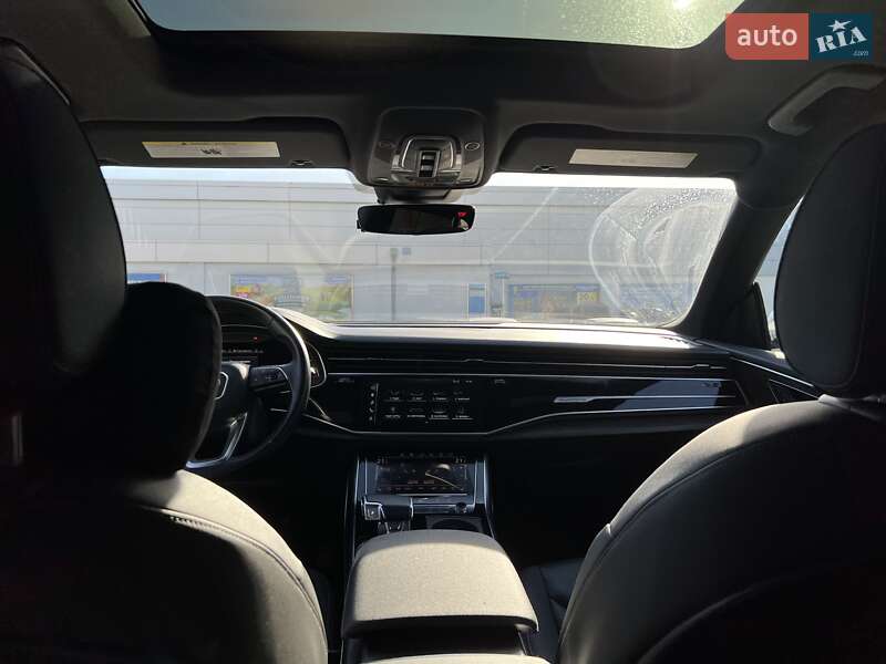 Позашляховик / Кросовер Audi Q8 2021 в Львові