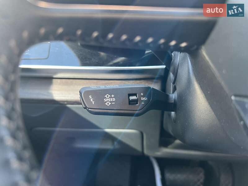 Позашляховик / Кросовер Audi Q8 2021 в Львові