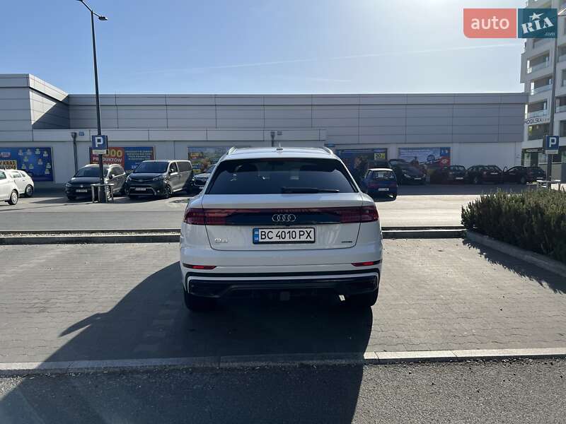 Позашляховик / Кросовер Audi Q8 2021 в Львові