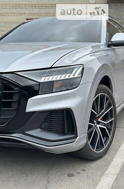 Внедорожник / Кроссовер Audi Q8 2020 в 