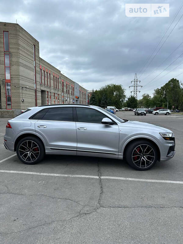 Внедорожник / Кроссовер Audi Q8 2020 в Днепре