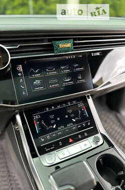Внедорожник / Кроссовер Audi Q8 2020 в 