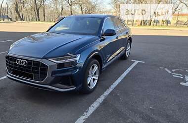 Позашляховик / Кросовер Audi Q8 2018 в 
