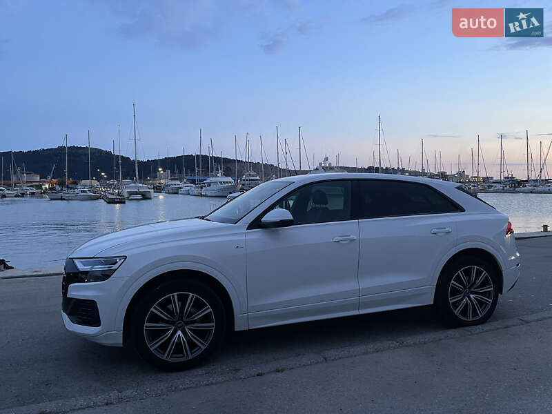 Внедорожник / Кроссовер Audi Q8 2020 в Кривом Роге