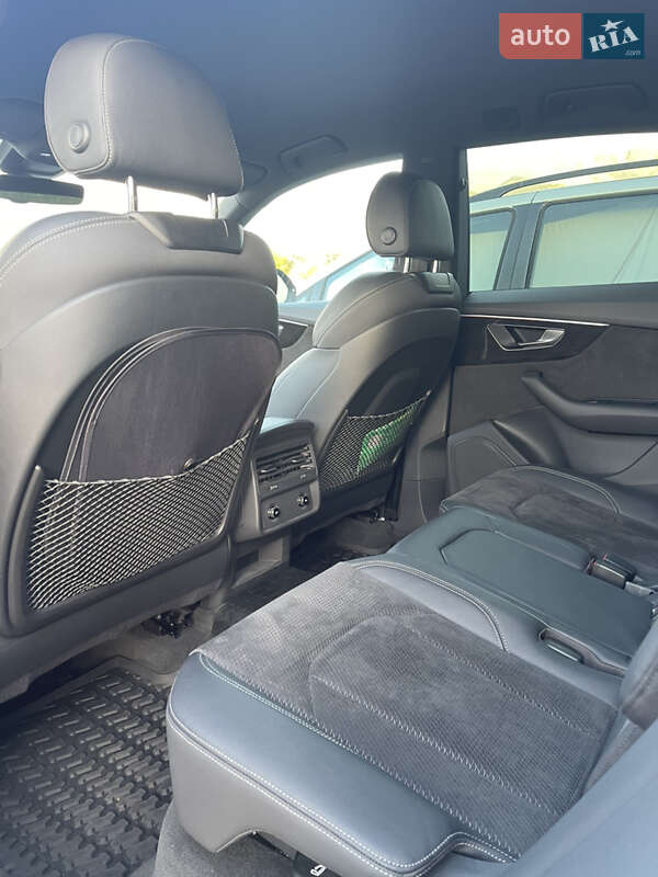 Внедорожник / Кроссовер Audi Q8 2020 в Кривом Роге