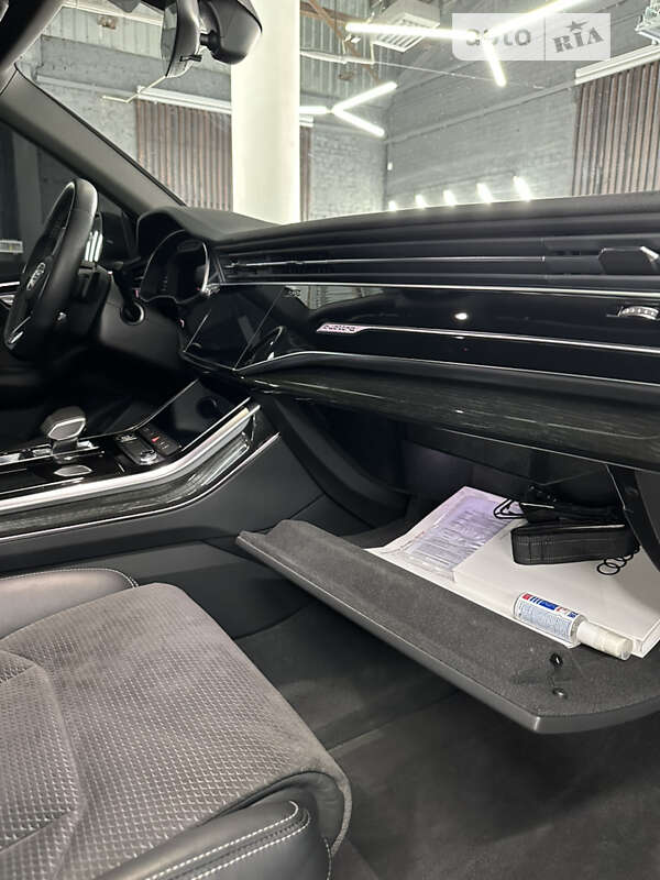 Внедорожник / Кроссовер Audi Q8 2022 в Полтаве