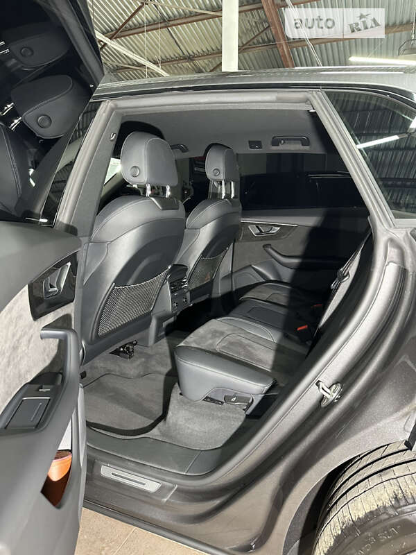 Внедорожник / Кроссовер Audi Q8 2022 в Полтаве