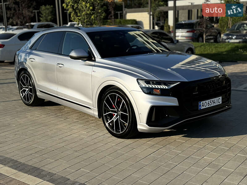 Внедорожник / Кроссовер Audi Q8 2021 в Ужгороде
