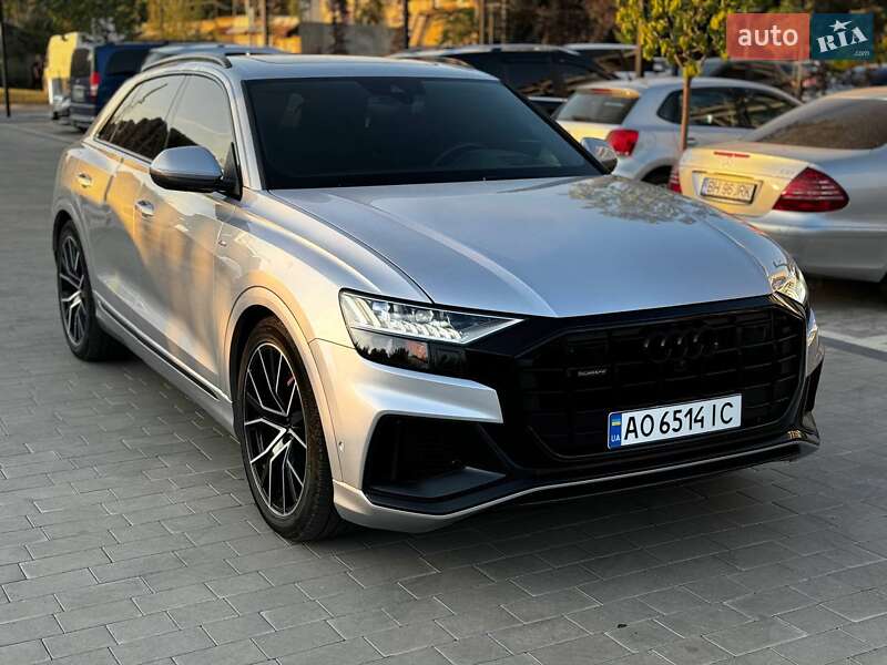 Внедорожник / Кроссовер Audi Q8 2021 в Ужгороде