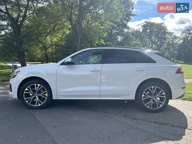 Позашляховик / Кросовер Audi Q8 2019 в Одесі
