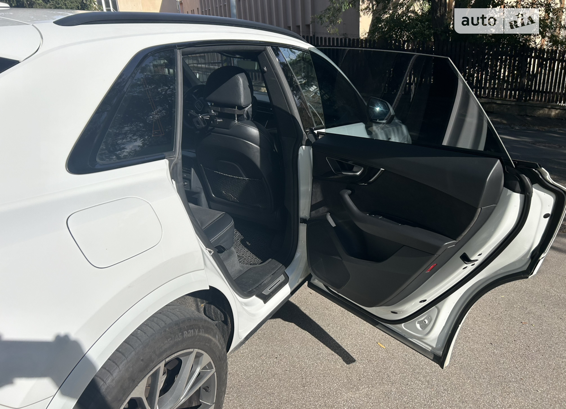 2019 Audi Q8 - мініатюра 4
