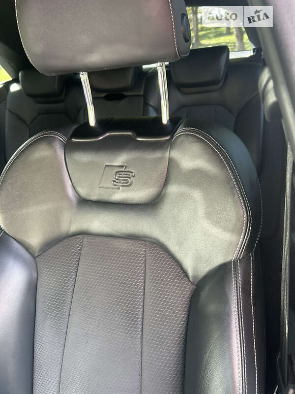 Позашляховик / Кросовер Audi Q8 2019 в Одесі