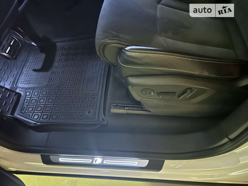 Позашляховик / Кросовер Audi Q8 2019 в Одесі