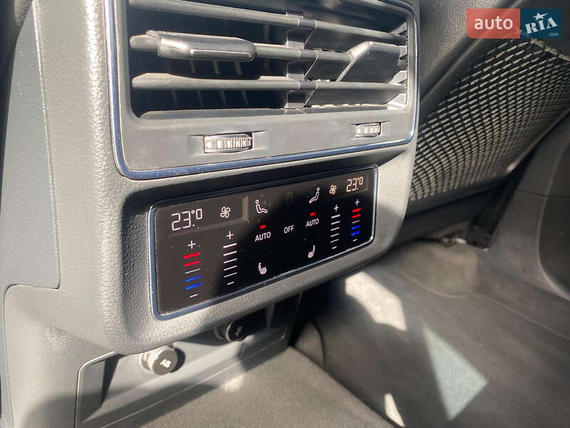 Позашляховик / Кросовер Audi Q8 2019 в Запоріжжі фото 6 Позашляховик / Кросовер Audi Q8 2019 в Запоріжжі