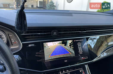 Внедорожник / Кроссовер Audi Q8 2020 в 