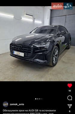 Внедорожник / Кроссовер Audi Q8 2023 в 