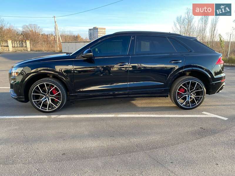 Позашляховик / Кросовер Audi Q8 2022 в Вінниці