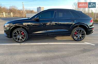 Позашляховик / Кросовер Audi Q8 2022 в 